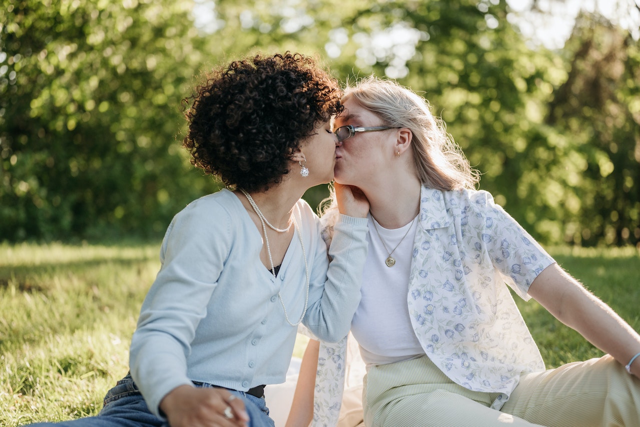 You are currently viewing Exploring the Reasons Why Lesbian Relationships Don’t Last