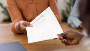 Read more about the article How Long Should A Cover Letter Be?